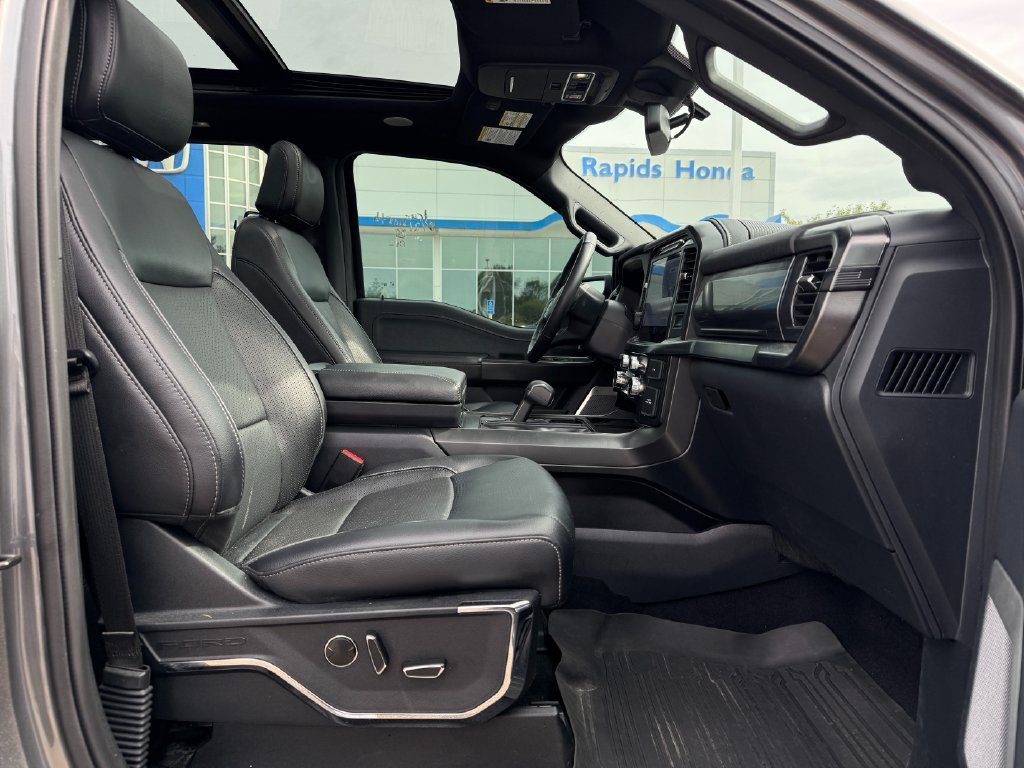 Used 2024 Carbonized Gray Metallic Ford Lariat image 25