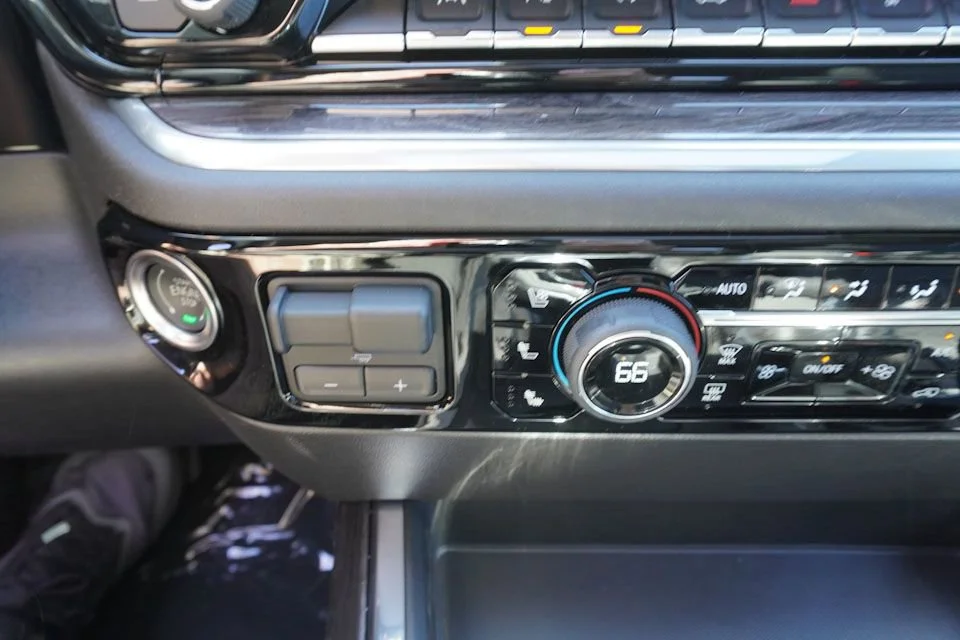 2025 Chevrolet Silverado 1500 LTZ - Photo 16