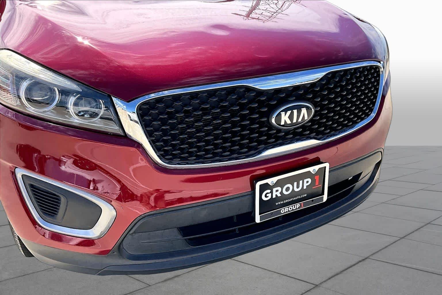 Used 2017 Remington Red Kia LX V6 image 30