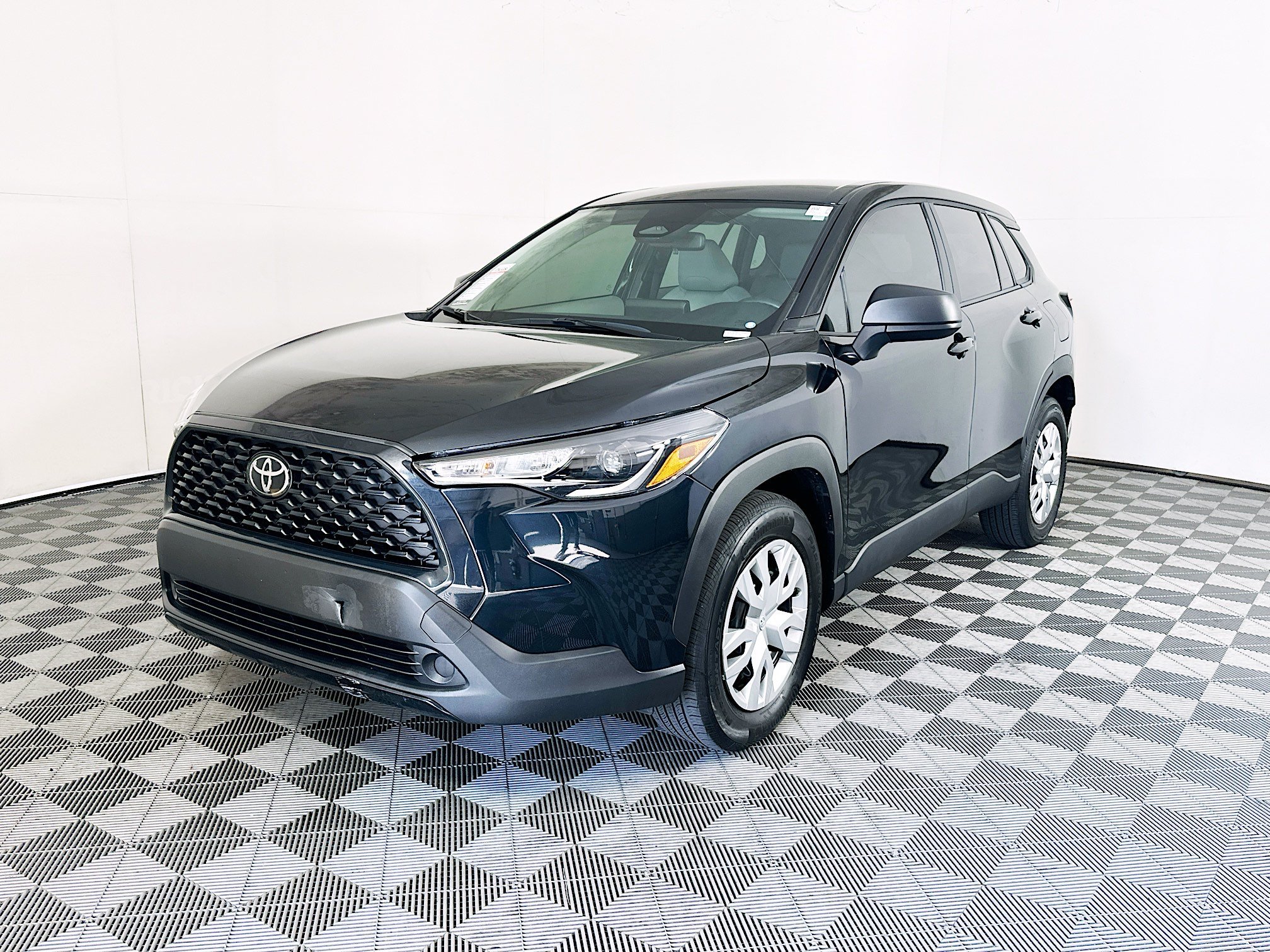 Used 2025 Jet Black Toyota L image 7