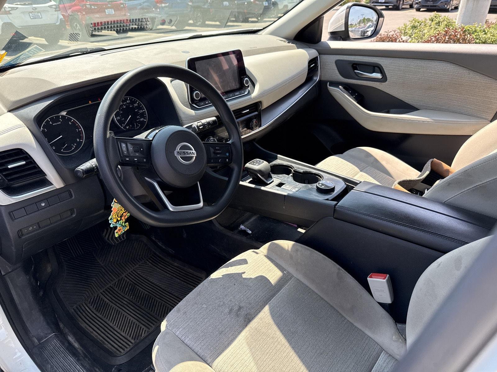 Used 2021 Pearl White Tricoat Nissan SV image 6