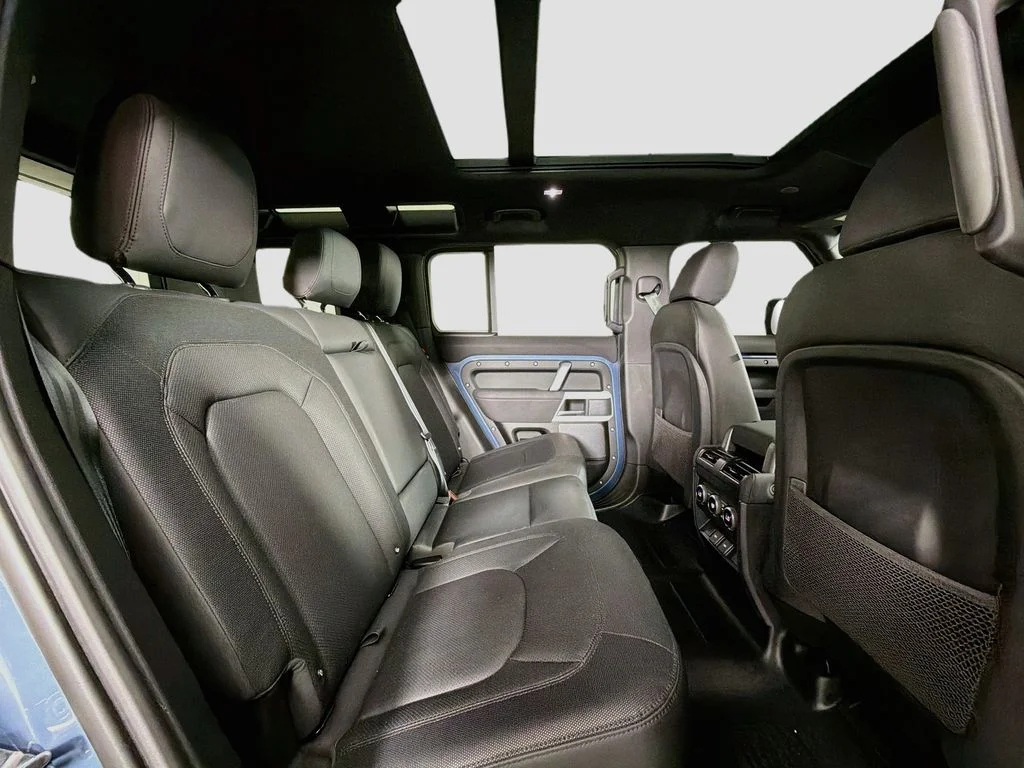 Used 2023 Blue Land Rover X-Dynamic SE image 29