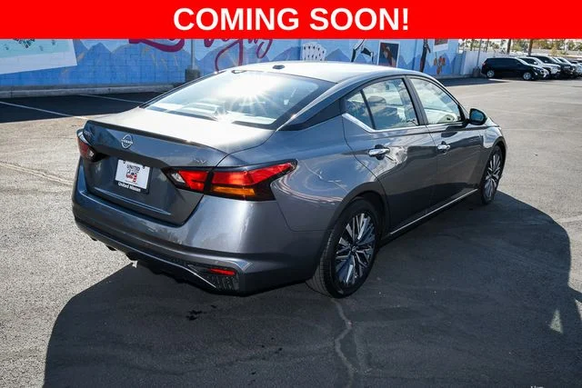 Used 2024 Gray Nissan 2.5 SV image 5