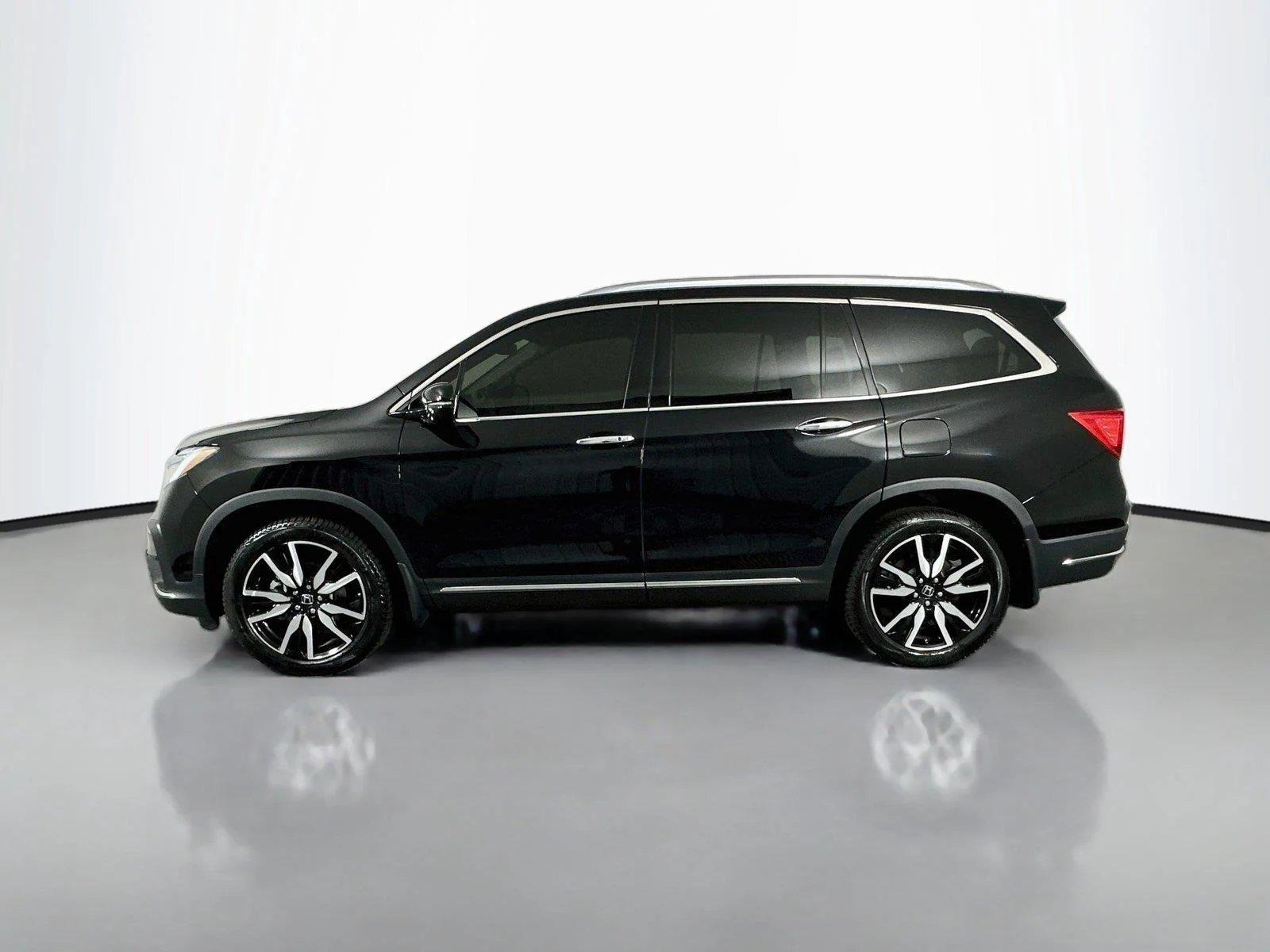 Used 2020 Crystal Black Pearl Honda Elite image 8