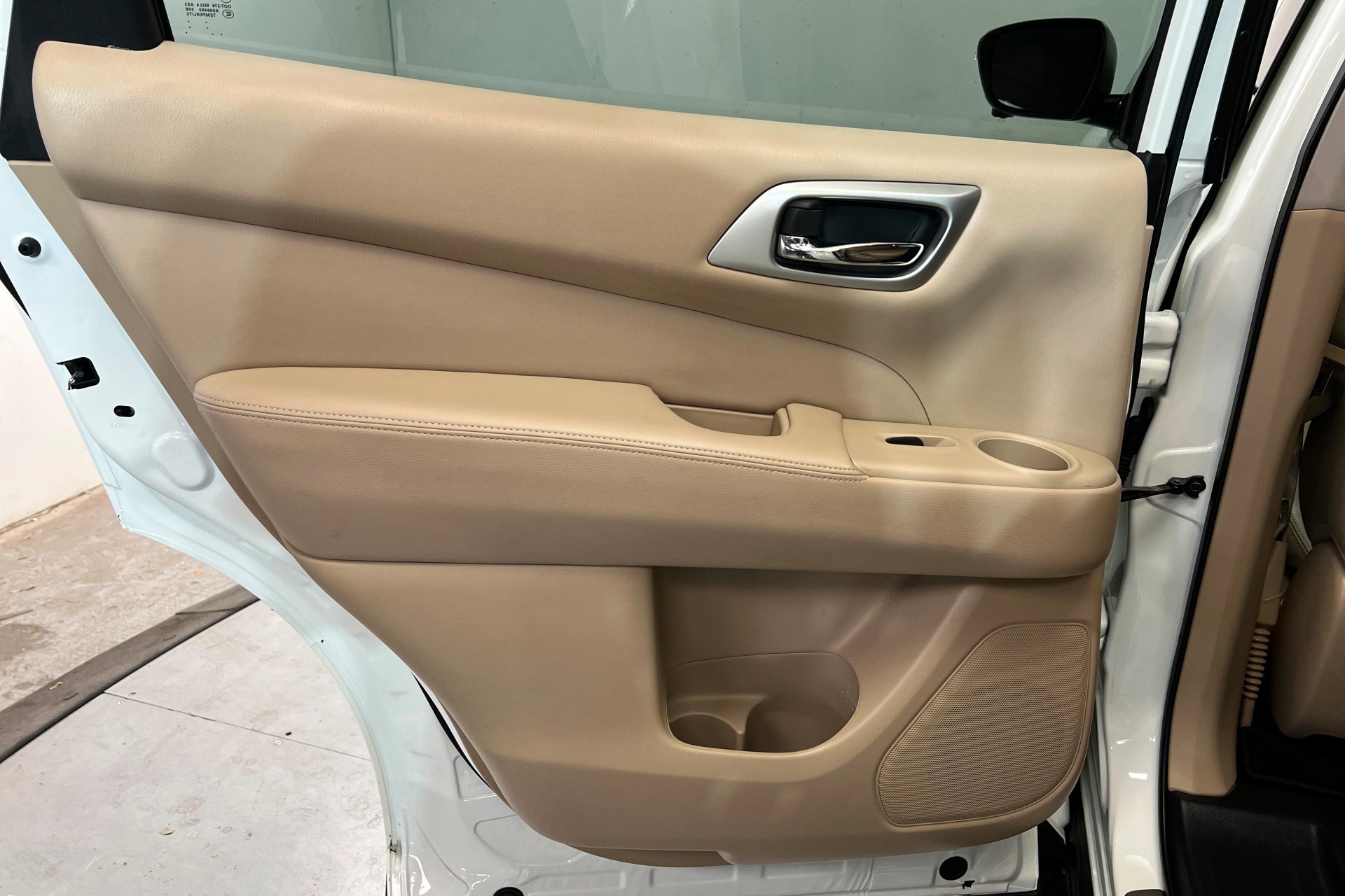 Used 2020 Pearl White Tricoat Nissan Platinum image 19