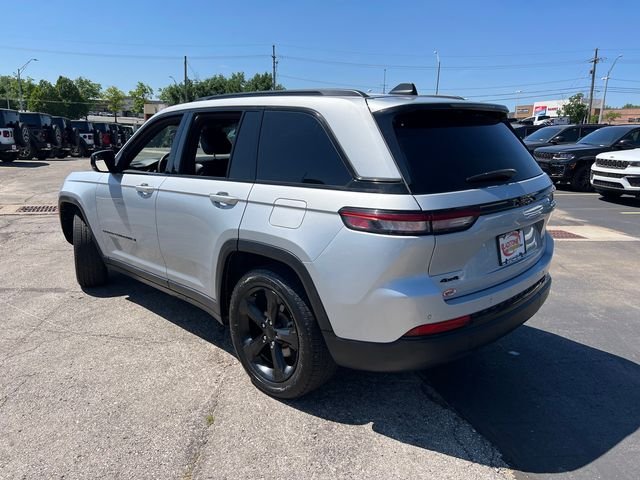 Certified Used 2023 Silver Jeep Altitude X image 10