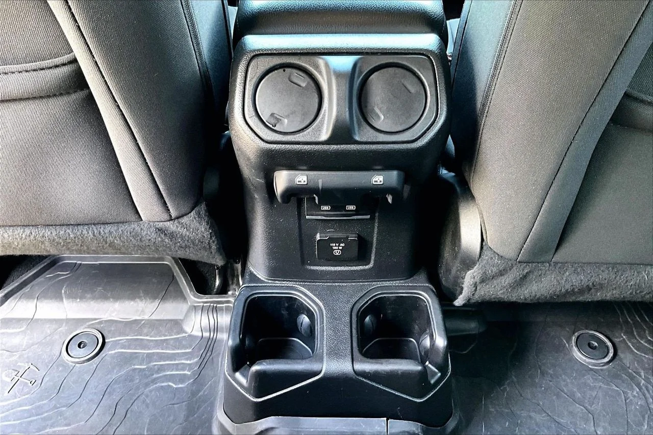 Used 2022 White Jeep Sport S image 16