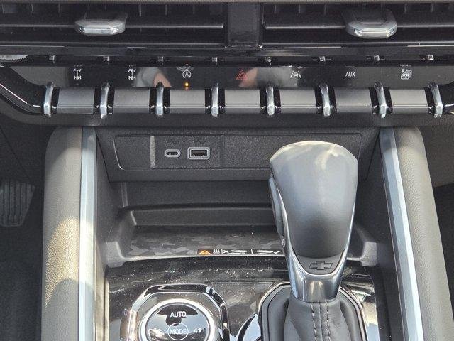 2026 Chevrolet Colorado ZR2 - Photo 11