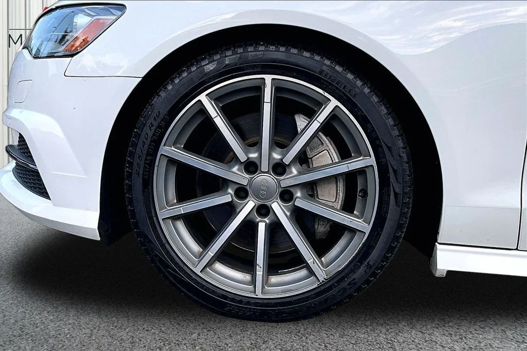 Used 2018 White Audi 3.0 image 34