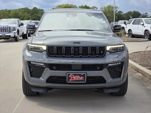 New 2027 Sting-Gray Clear-Coat Paint Jeep Summit image 2