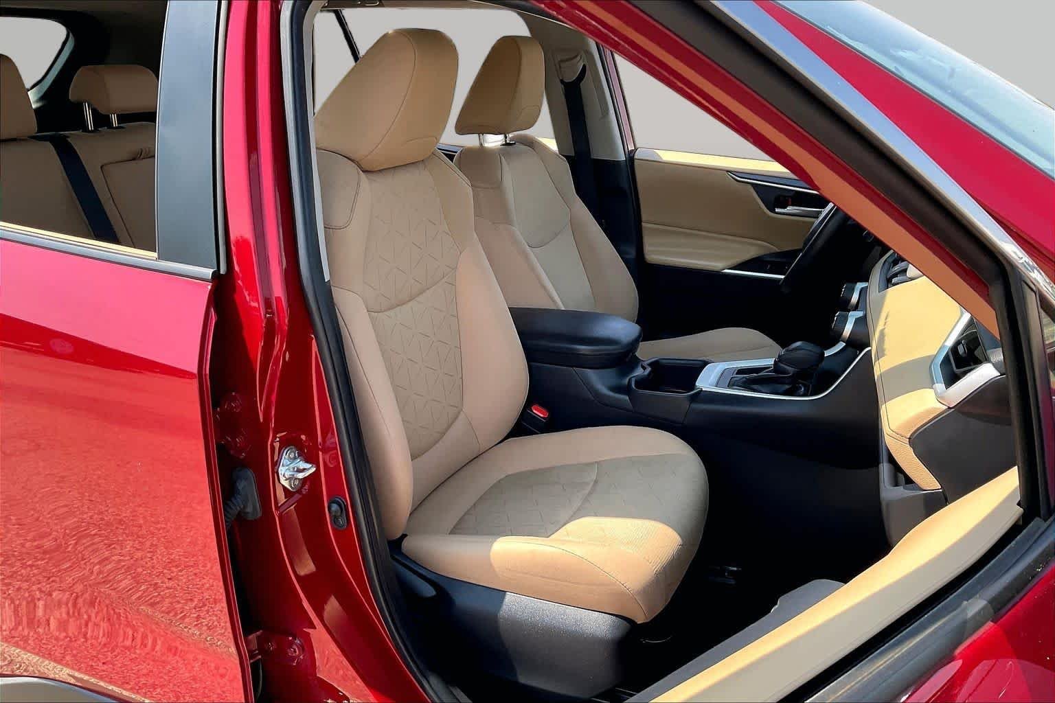 Used 2025 Ruby Flare Pearl Toyota XLE image 9