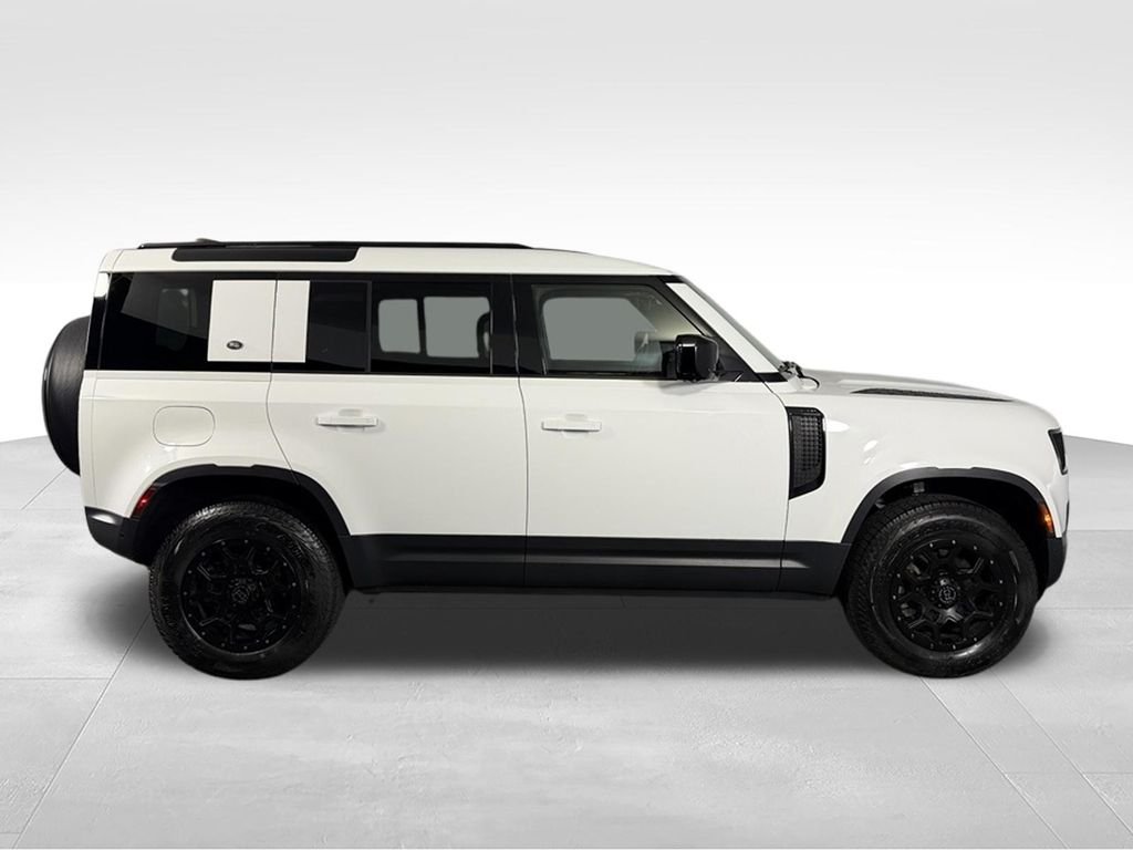 Used 2023 Fuji White Land Rover Standard image 5