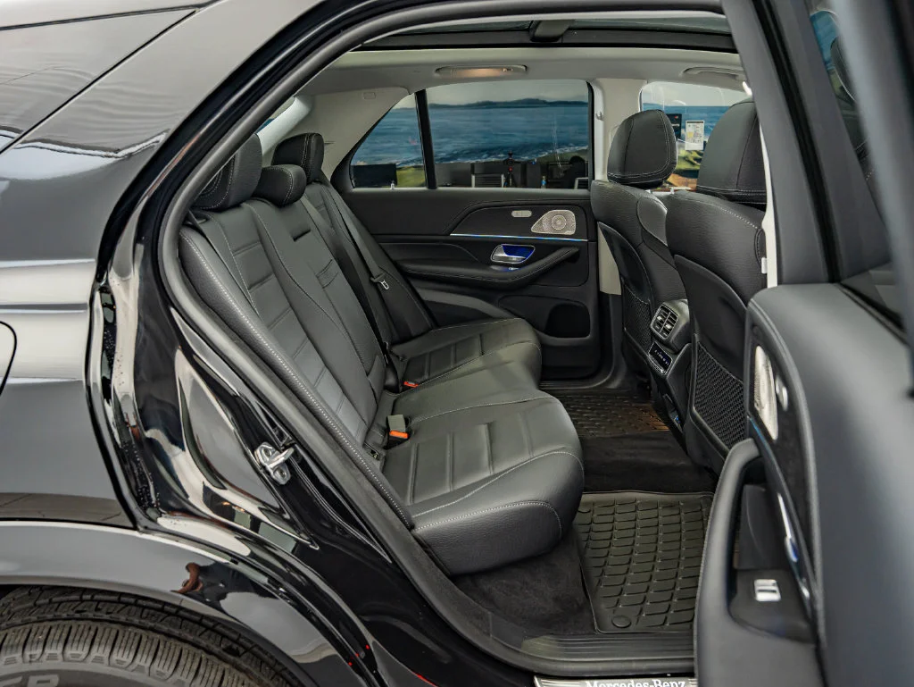 Used 2025 Obsidian Black Mercedes-Benz GLE 580 image 39