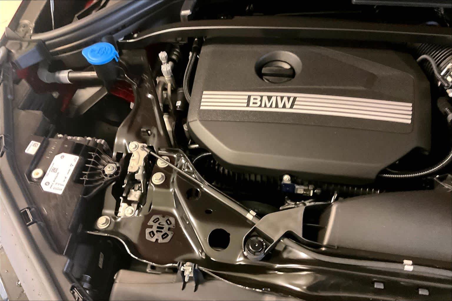 New 2026 Vegas Red Metallic BMW xDrive28i image 17