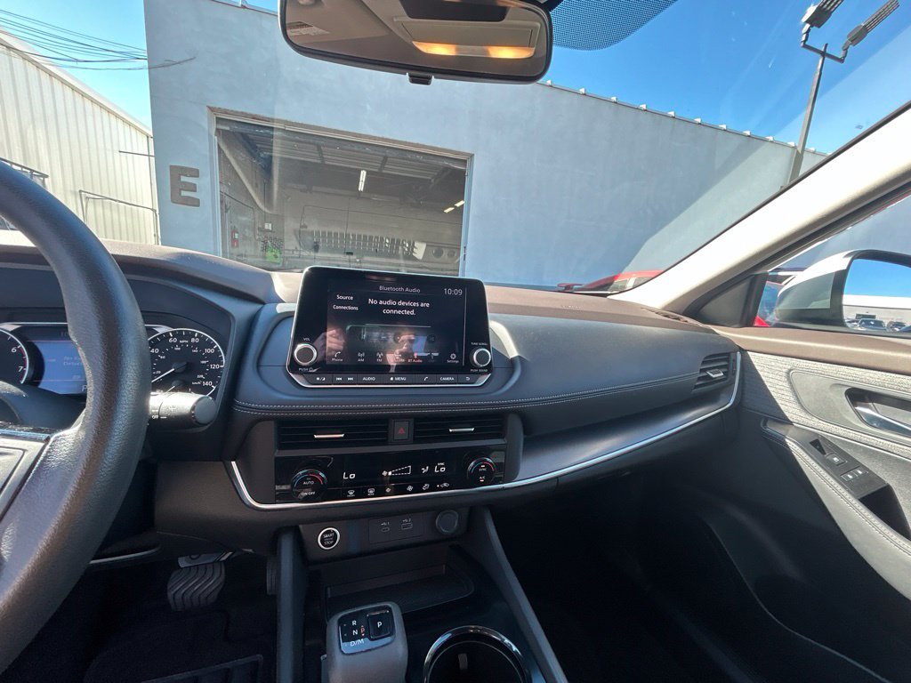 Used 2023 White Nissan SV image 14
