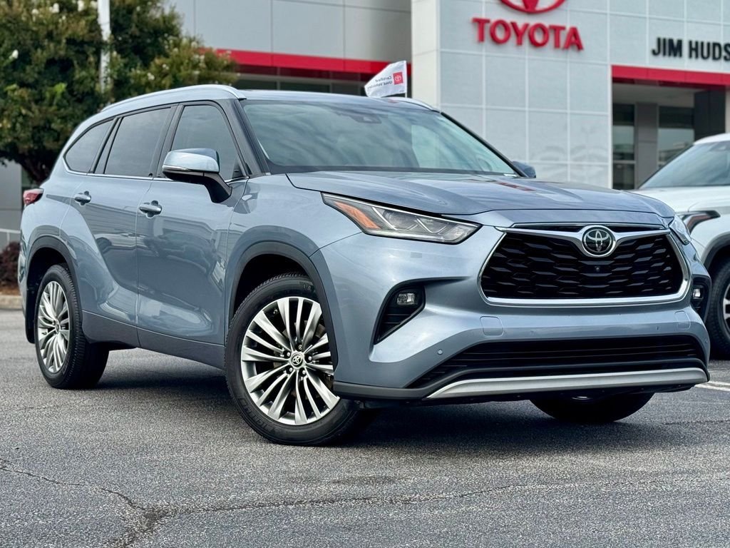 Used 2021  Toyota Platinum image 2