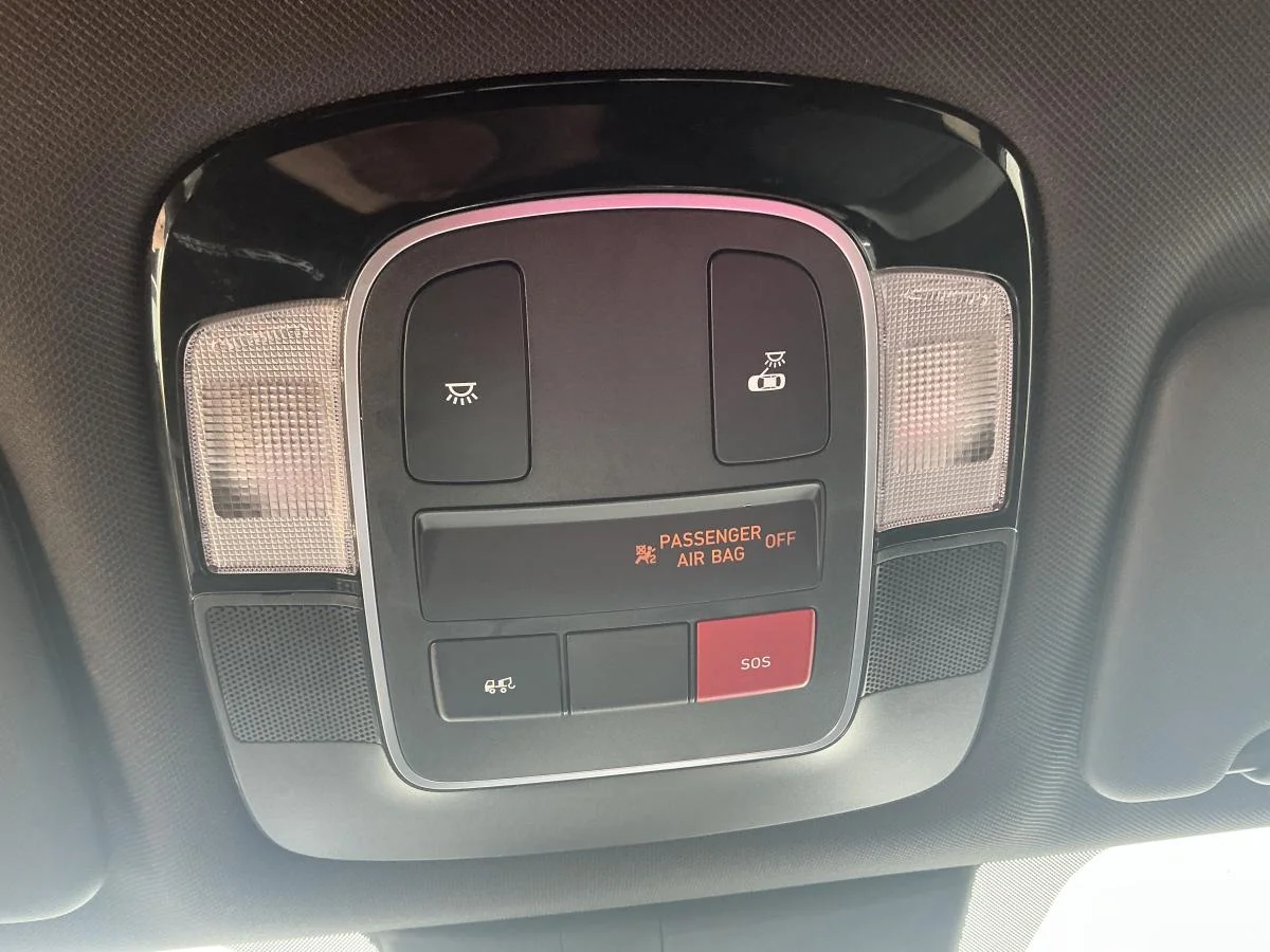 Used 2024 White Hyundai Preferred image 29