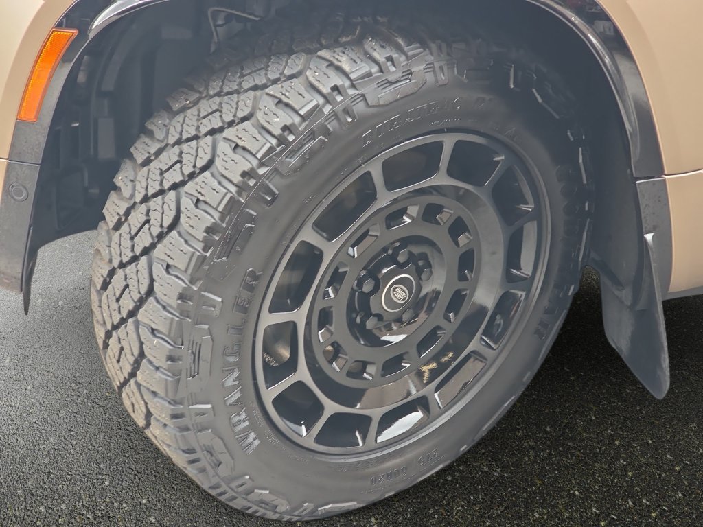 Certified Used 2025 Brown Land Rover OCTA image 33