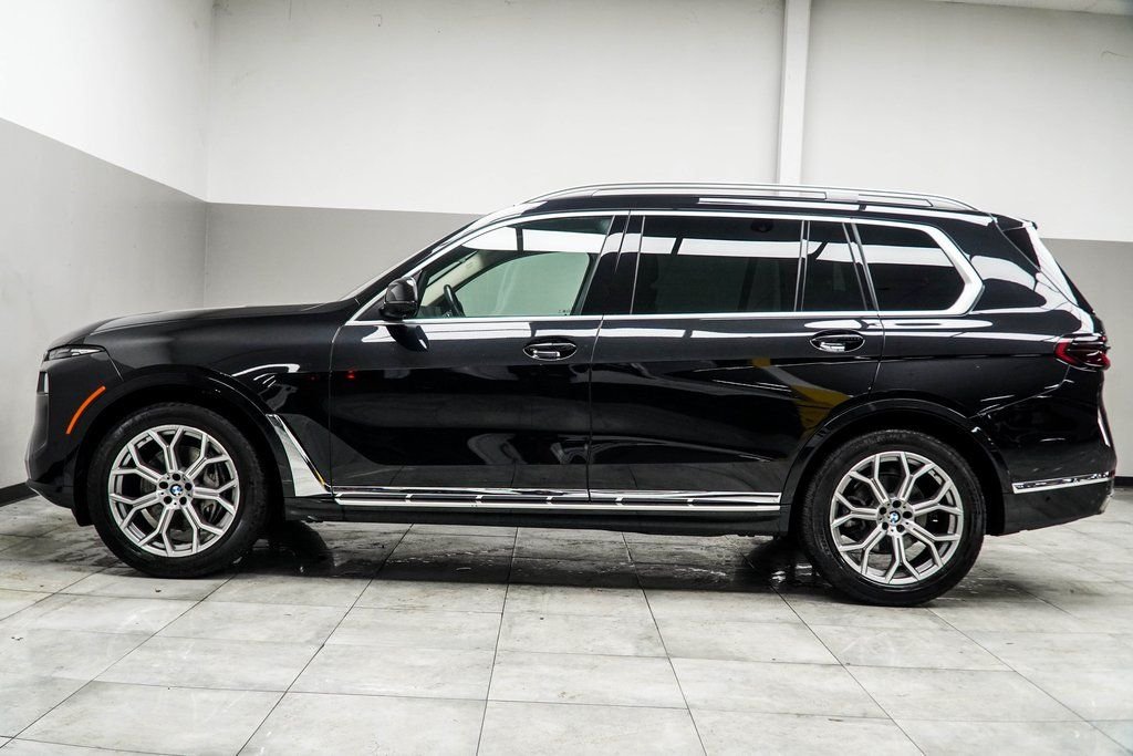 Used 2025 Black BMW xDrive40i image 10