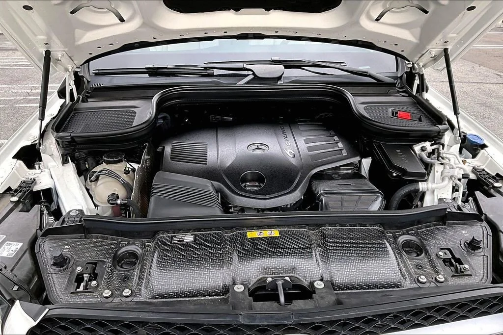 Used 2023  Mercedes-Benz GLS 450 image 28