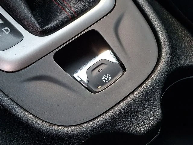Used 2015 White Jeep Trailhawk image 23