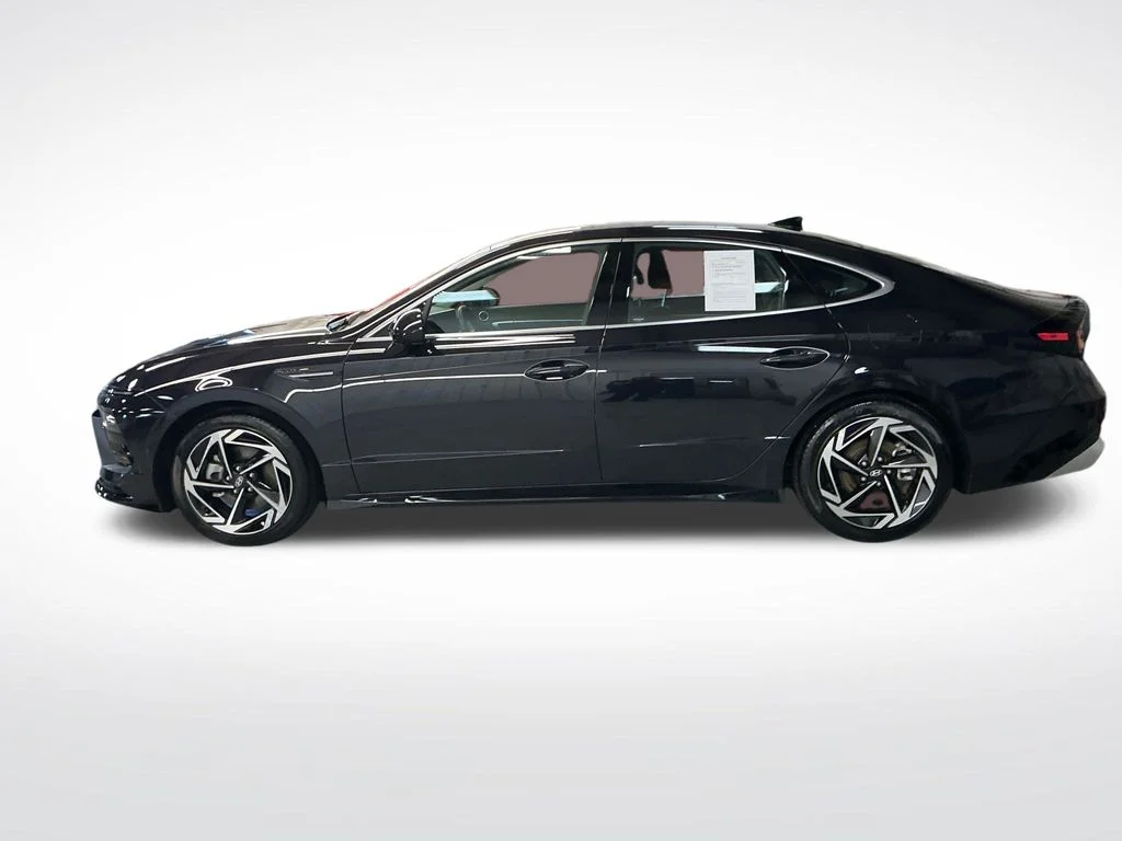 Certified Used 2026 Blue Hyundai SEL Sport image 2