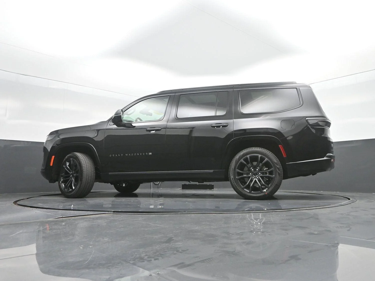New 2026 High Gloss Black Jeep Summit Reserve image 34