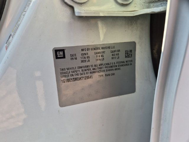 Used 2017 White Chevrolet LT image 31