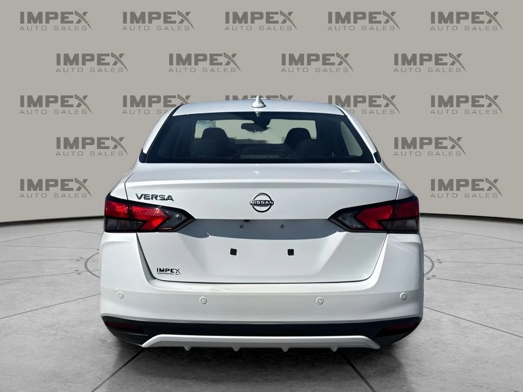 Used 2025 White Nissan 1.6 SV image 4