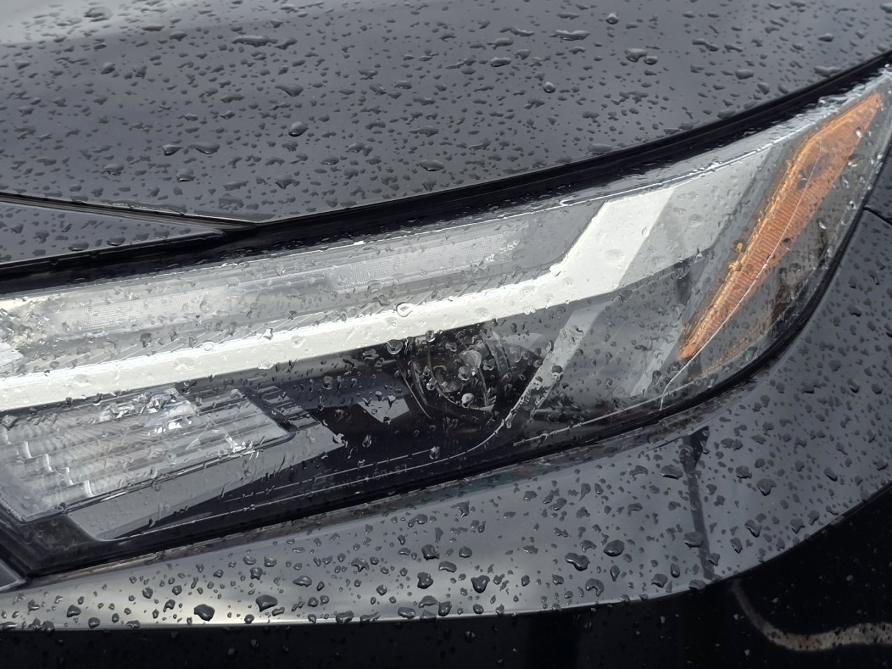 2025 Toyota RAV4 XLE - Photo 11