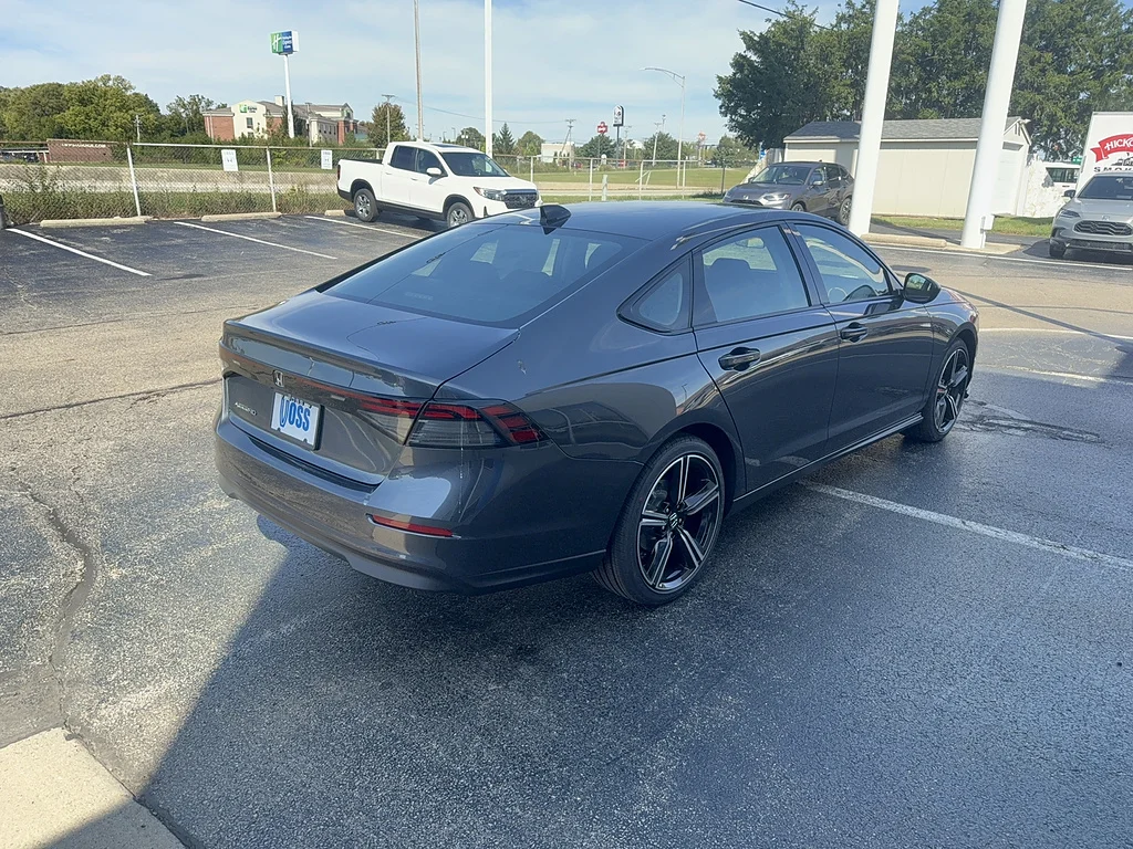 New 2026 Meteorite Gray Metallic Honda SE image 5
