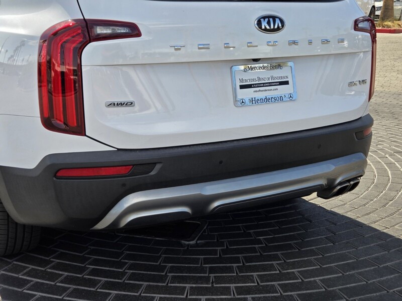 Used 2021 Glacial White Pearl Kia EX image 4