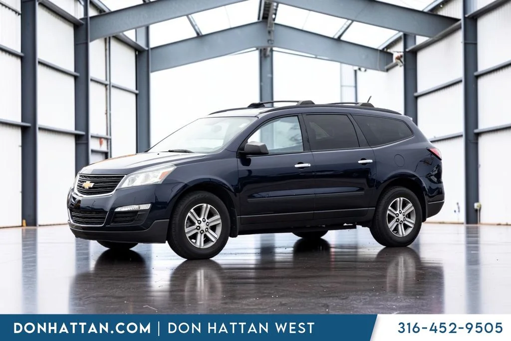 Used 2017 Chevrolet Traverse LS with VIN 1GNKVFED7HJ247814 for sale in Park City, KS