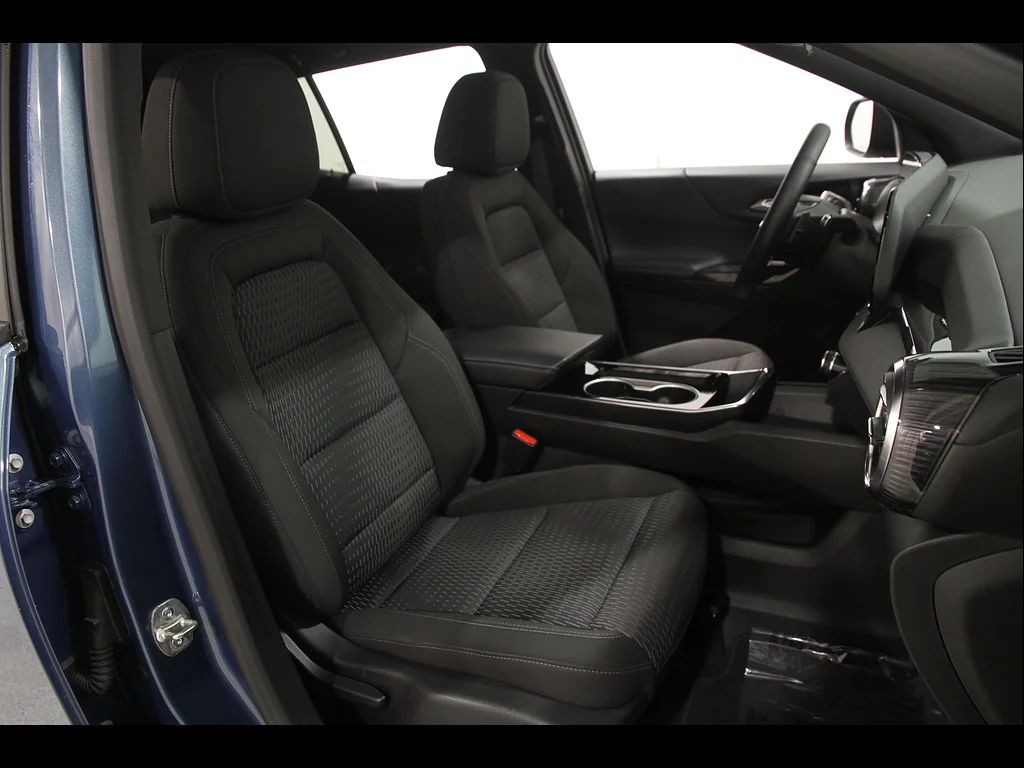 2025 Chevrolet Equinox LT - Photo 17