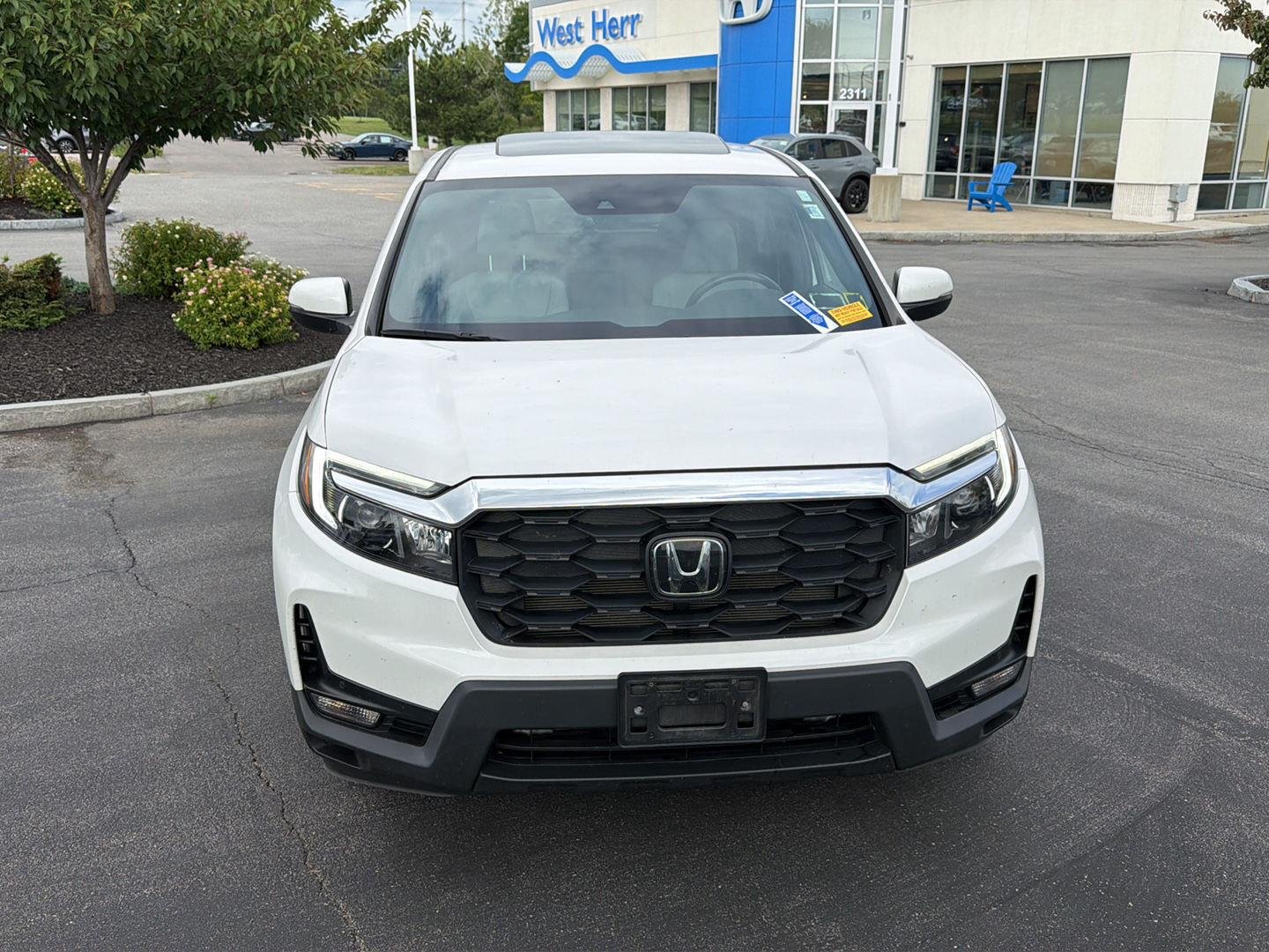 Used 2023 Platinum White Pearl Honda EX-L image 2