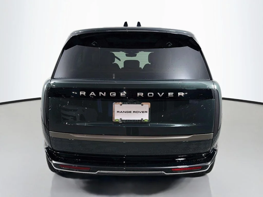 New 2026 Belgravia Green Land Rover SE LWB 7-Seats / V8 image 6