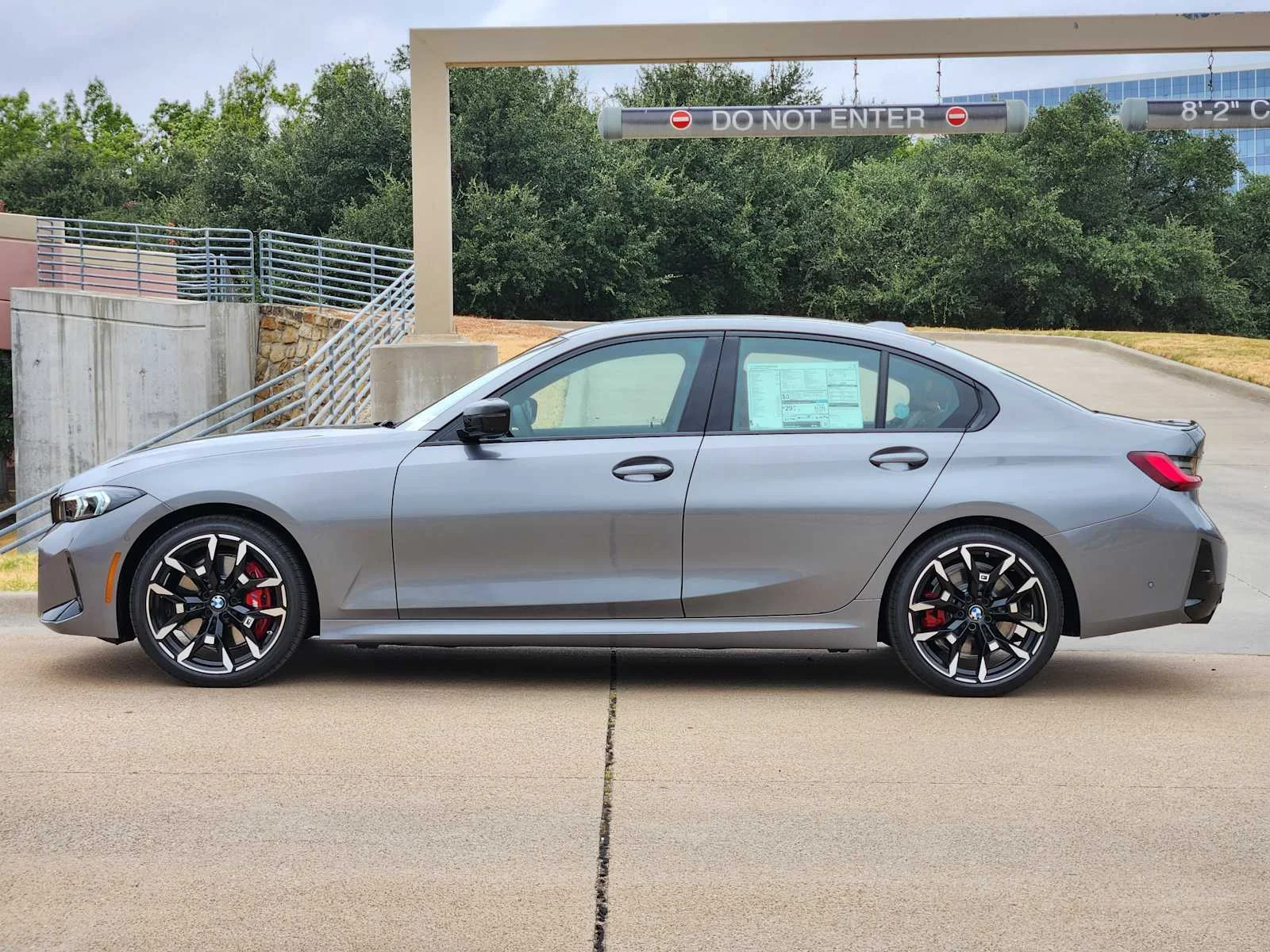 New 2026 Skyscraper Grey Metallic BMW  image 2
