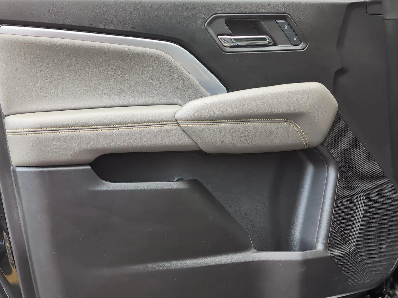 Used 2024 Black Chevrolet ZR2 image 18