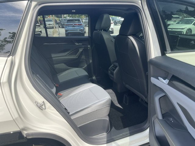New 2026 Sandstone W/Deep Black Roof Volkswagen SE R-Line AWD image 7