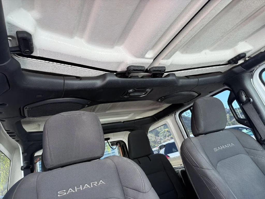 Used 2022  Jeep Unlimited Sahara image 17