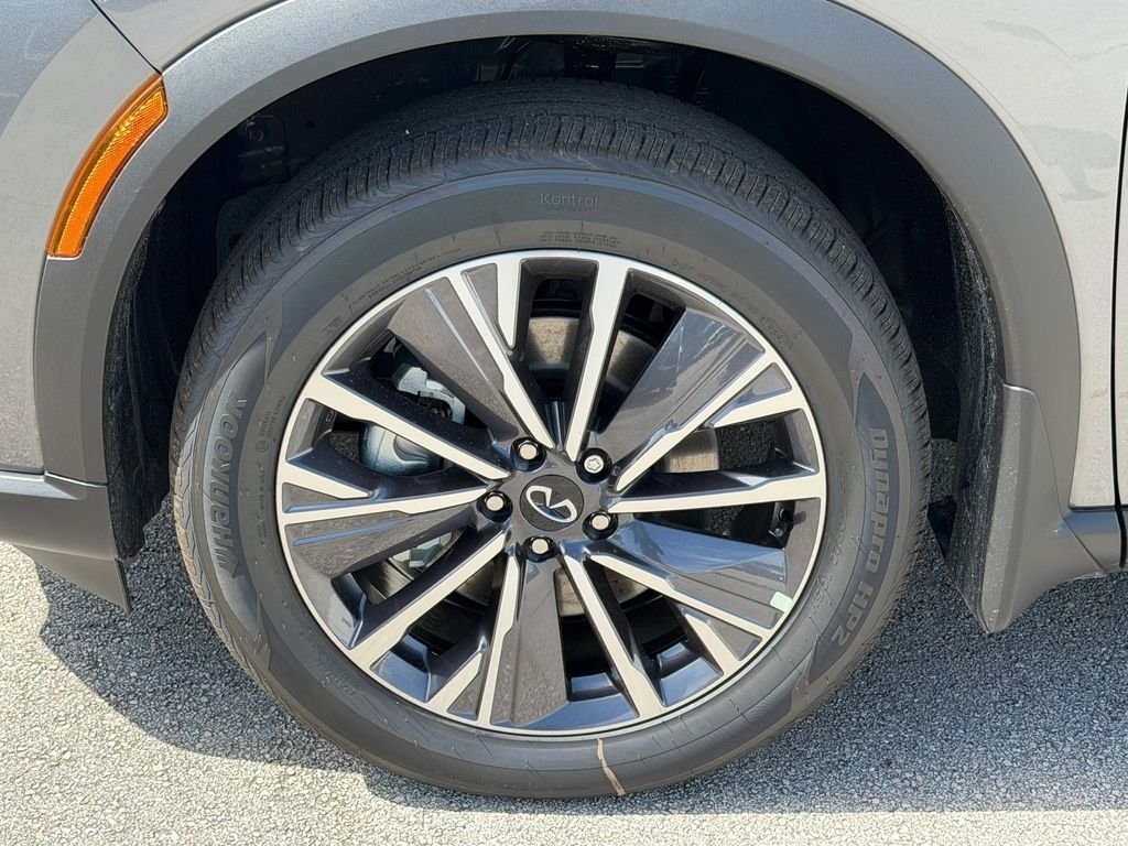 New 2027 GRAPHITE SHADOW INFINITI Luxe FWD image 11