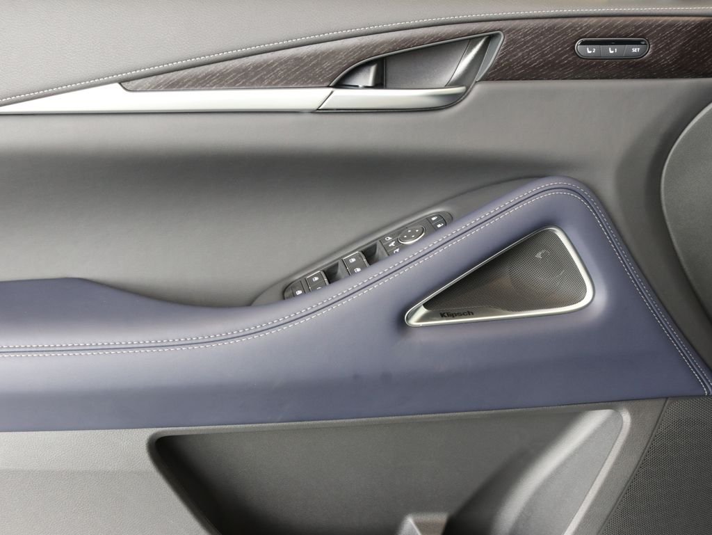 New 2026 2T RAD WHT INFINITI Sport AWD image 21