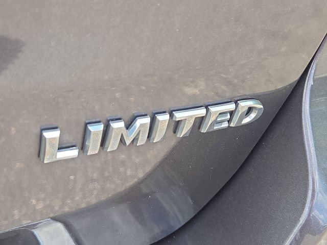 Used 2017 Gray Jeep Limited image 5