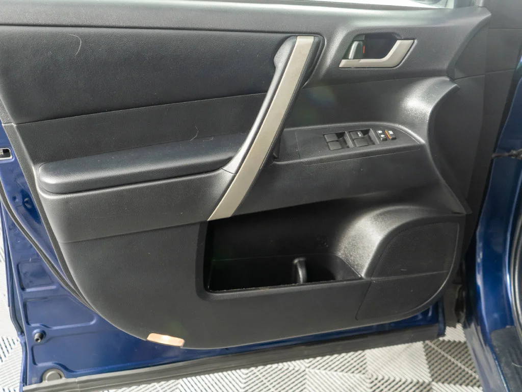 Used 2013 Blue Toyota SE image 23