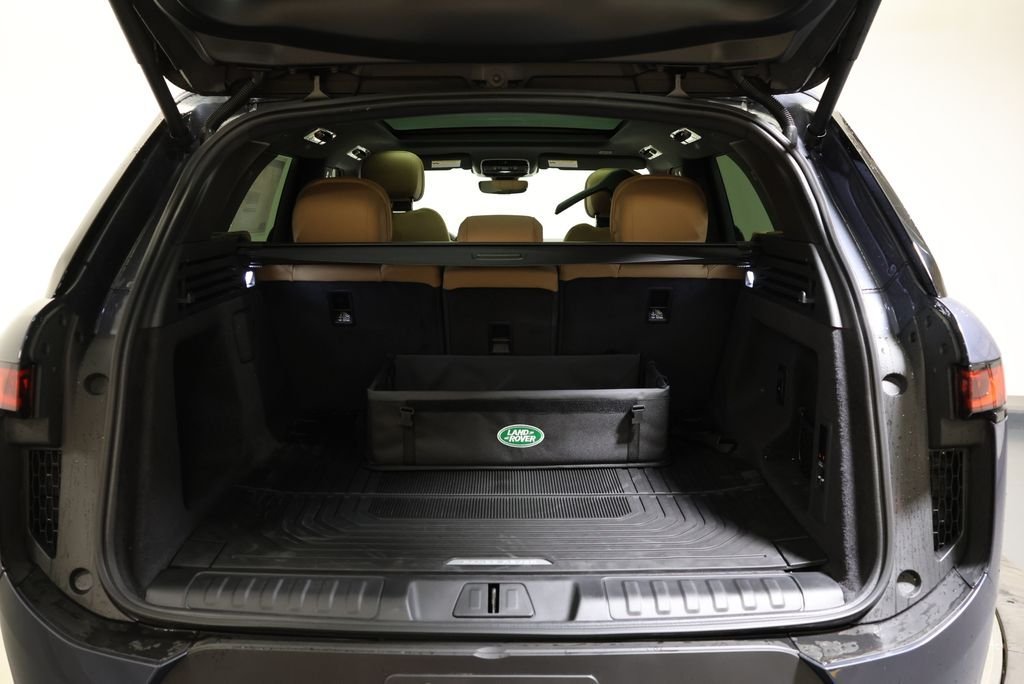 New 2026 Santorini Black LAND ROVER SE image 46