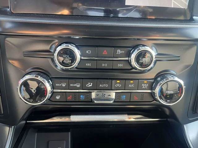 New 2026 Oxford White Ford Lariat image 19