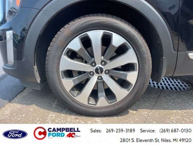 Used 2022 Black Kia SX image 9