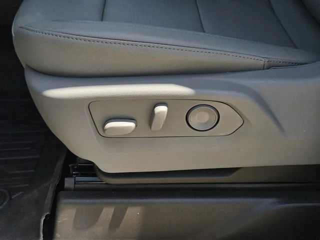 New 2026 Onyx Black GMC SLT image 30