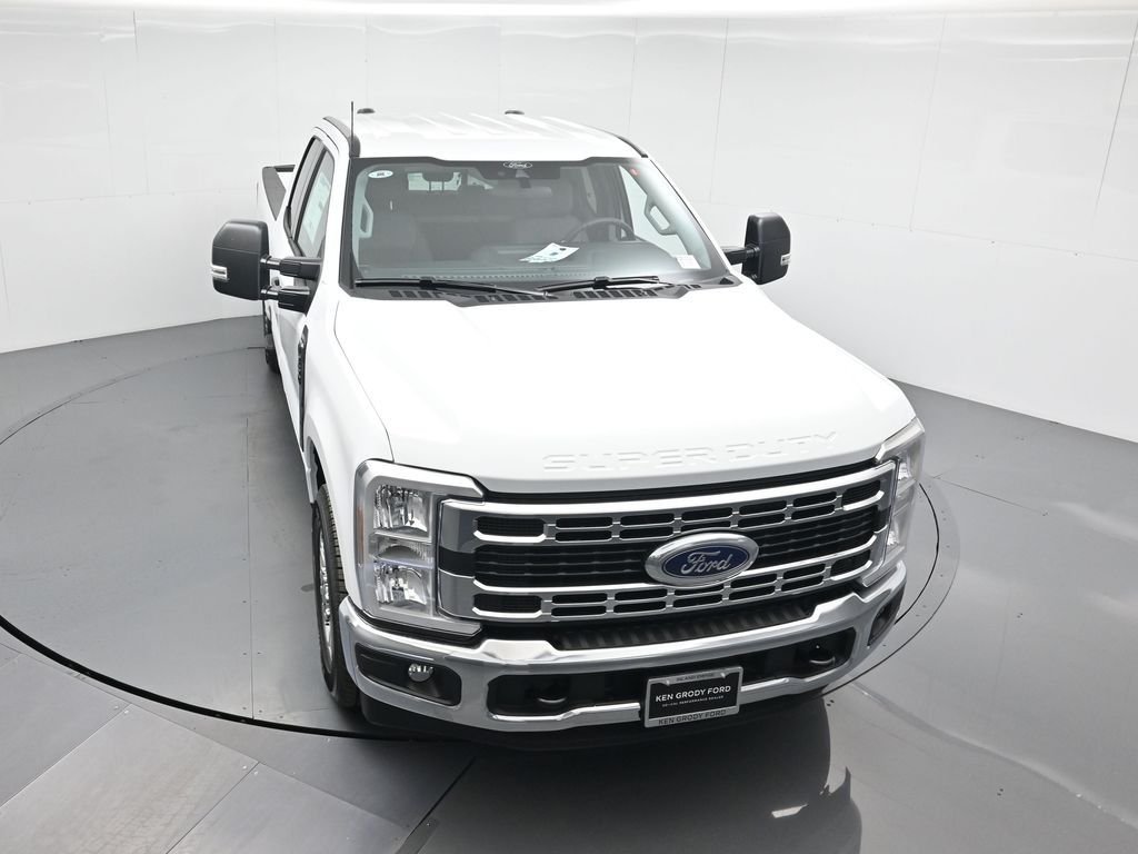 New 2026 Oxford White Ford XLT image 34