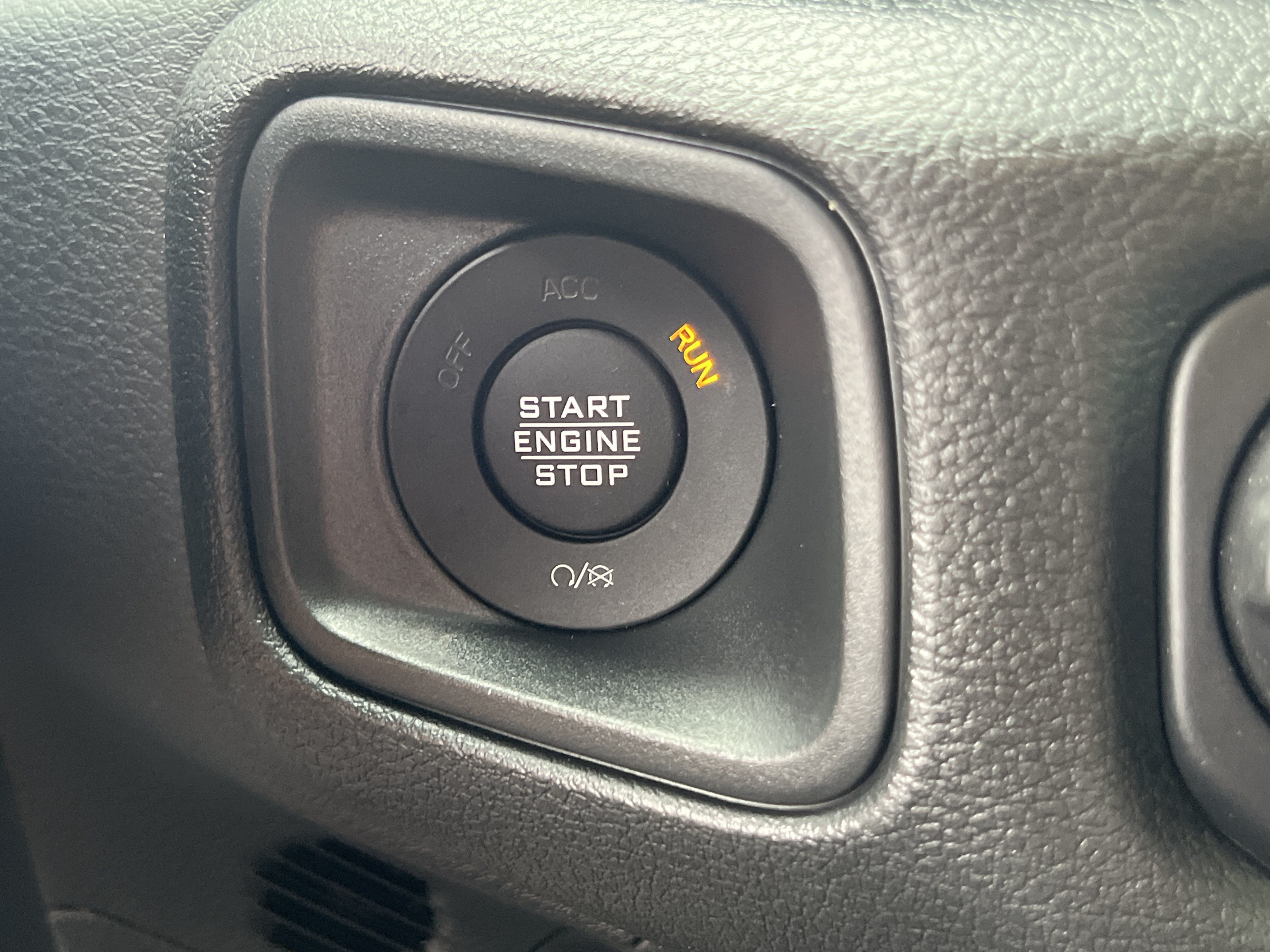 New 2026 Reign Jeep Sport S image 28
